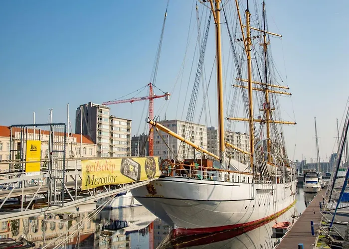 By Sea With Marina Views * 奥斯滕德